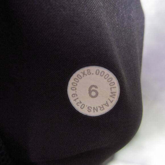 Lululemon Shorts Womens 6 Black Drawstring Waist Pockets Athletic Running Casual - Picture 5 of 6